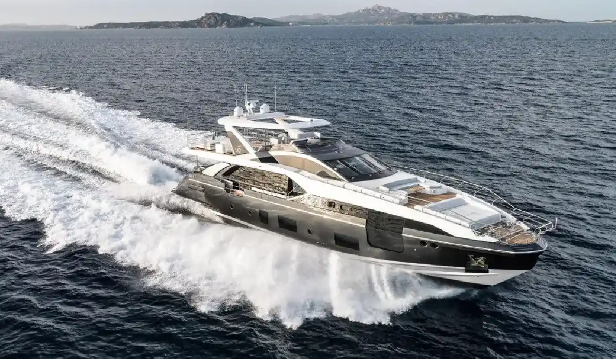 Azimut - Grande 27 Metri - Motor Yacht Charter - Motor Yachts for Sale - Exclusive Concierge Club.webp
